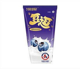 藍(lán)莓奶飲品